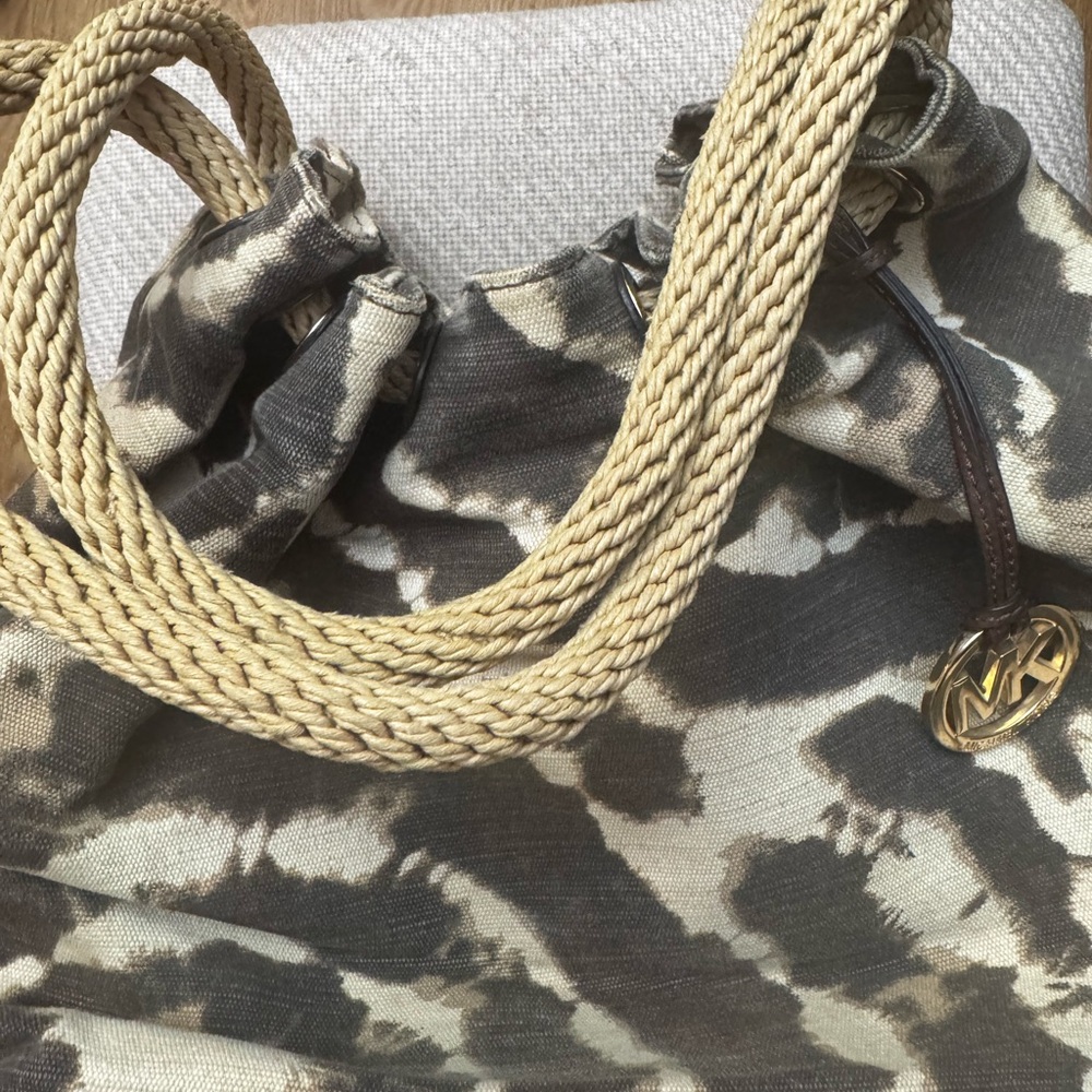 Michael Kors Brown and Gold Shoulder Bag with Chic Style